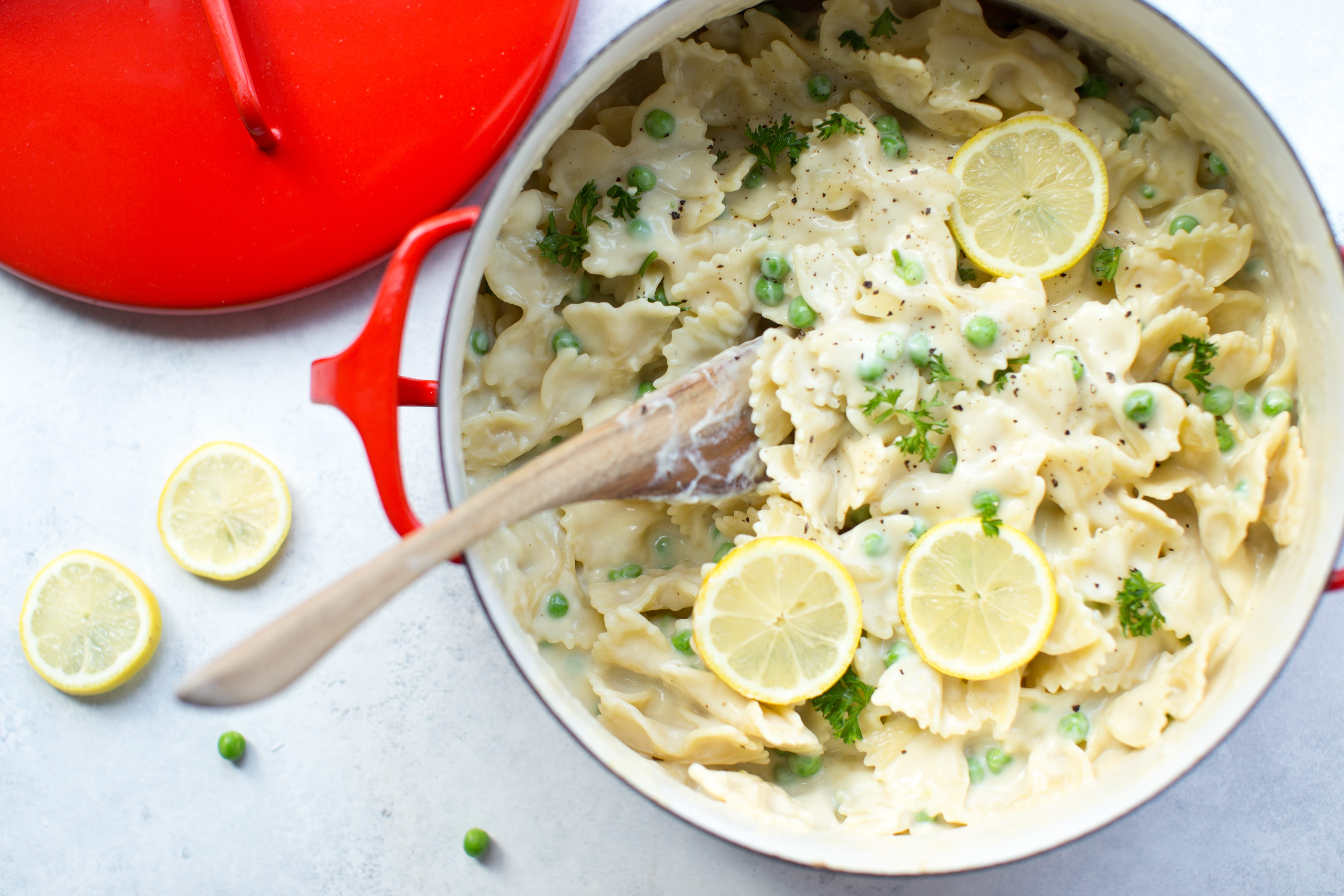 One-Pot Bowtie Pasta with Peas
